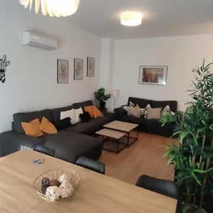 Apartment Unique In Center With Pool, Malaga